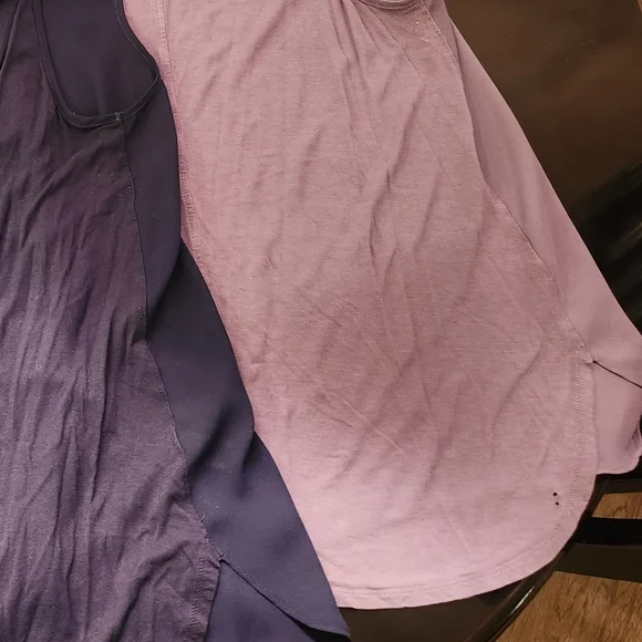 (2) LOFT sleeveless shirts - Picture 9 of 10